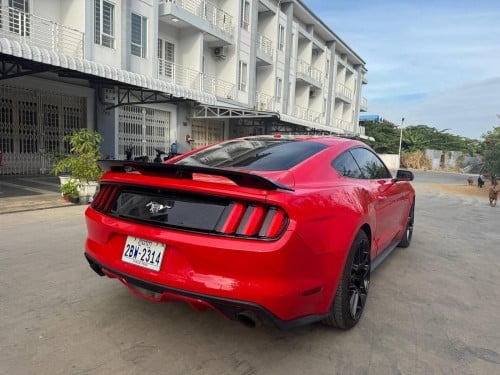 ឡា នស្អាត