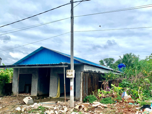 ផ្ទះលក់10បន្ទប់ ទំហំ10x30m នៅឃ្លាំងលើ ប្លង់រឹង ចរចាបាន