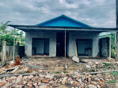 ផ្ទះលក់10បន្ទប់ ទំហំ10x30m នៅឃ្លាំងលើ ប្លង់រឹង ចរចាបាន