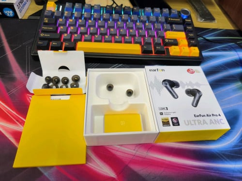 លក់កាស Earfun Pro 4 ១ទឹក នៅស្អាតមានប្រអប់នឹងគ្រឿង ១សេត 47$