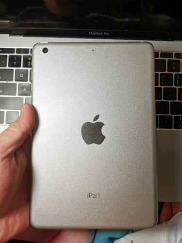 លក់ iPad mini 3 wifi 99.99%