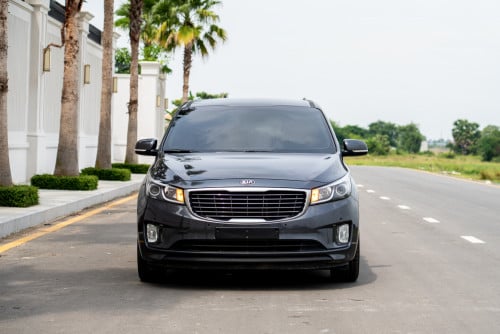 រថយន្តម៉ាក KIA CARNIVAL 2015 ពណ៍ ប្រផេះ ​Haft option(Auto slide door)