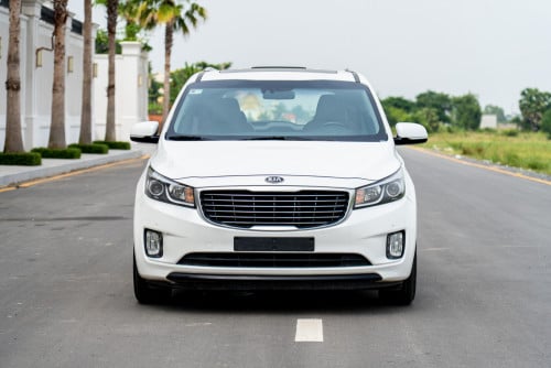 រថយន្តម៉ាក KIA CARNIVAL 2016 ពណ៍ ស ​Haft option