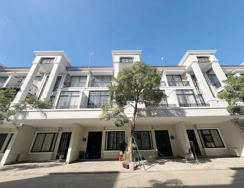 វីឡាកូនកាត់ LA សម្រាប់ជួល | Villa LA for Rent