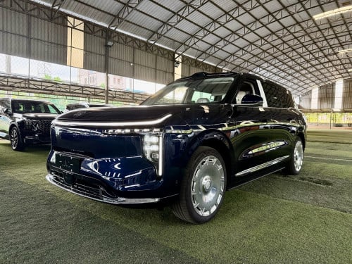 智己LS9 6座 增程式