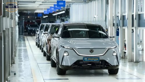 រថយន្តកំពុងតែមានសន្ទុះគាំទ្រខ្លាំង Mazda EZ60 600Km