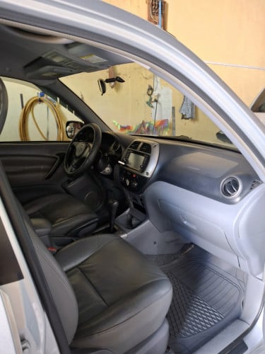 ឡានលក់  RAV4  03. ប៉ុង1