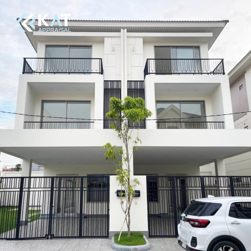 វីឡាភ្លោះ (Twin M) សម្រាប់លក់ ក្នុងបុរីប៉េងហួតបឹងស្នោរលក់បន្ទាន់