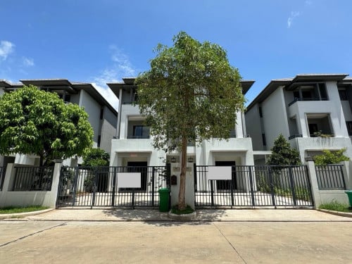 វីឡាភ្លោះសម្រាប់ជួល | Twin Villa for Rent