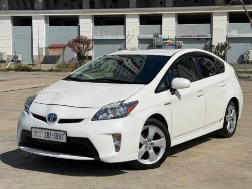 🚚 Toyota Prius 2010 Option 5 (ម្ចាស់ដើម)