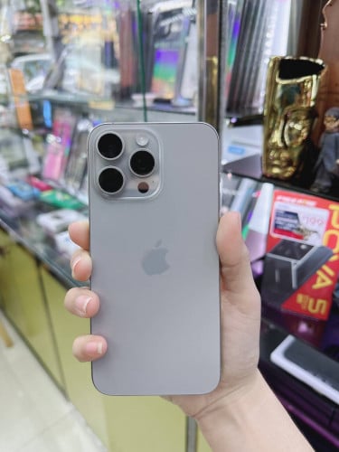 15 pro max 256g sim ធ្លាប់ដូរអេក្រង់