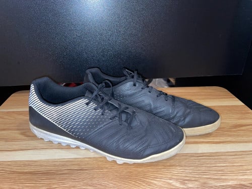 Kipsta football shoes