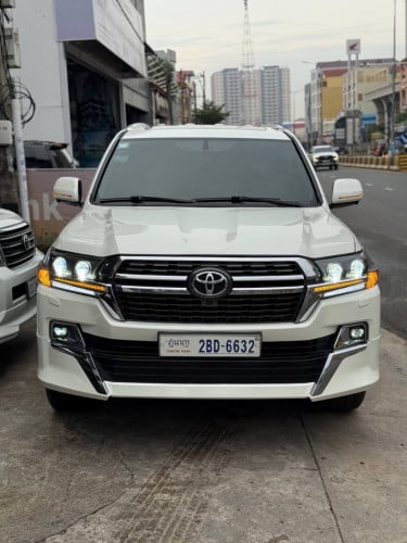 Landcruiser GXR V6 ឆ្នាំ 2013 ឡើង 2021 ម្ចាស់ដើមទី១