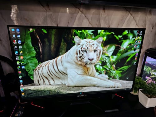 Monitor gigabyte 27inc 144hz 2k 1 year 99%