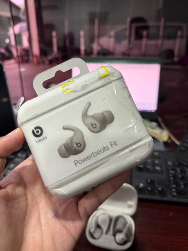 PowerBeats Fit 99.99%