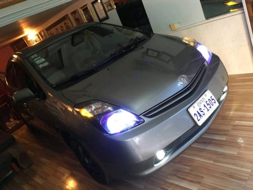 Toyota Prius 04 full option ឡានស្អាត ឯកសាម្ចាស់ដើម