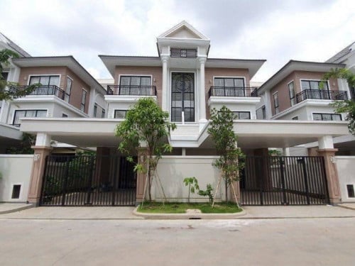Twin Villa for rent at borey Peng hort boeng Snnor