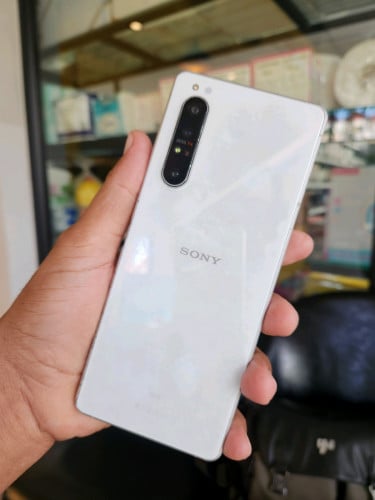 Xperia1 II 8g/128g (វៃដូរបាន)👉$95