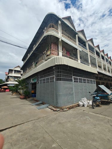 ផ្ទះលក់បន្ទន់