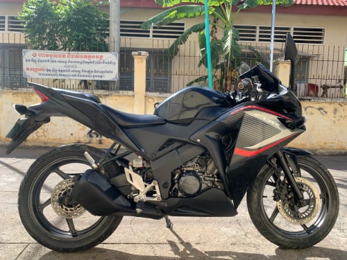 ម៉ូតូលក់​