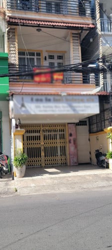 ផ្ទះអាជីវកម្មជាន់ផ្ទាល់ដីសំរាប់ជួលនៅដូនពេញ