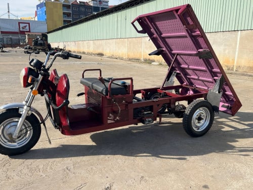 កង់បីខ្នាតតូចលក់នៅស្អាតម៉ាសុីនតាន់