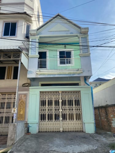 ផ្ទះនៅសែនសុកជិតIU