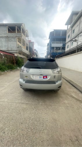 Car for sale Lexus 330 05 pong2 ធានាឡានថ្មីណាស់ ធានាឡានអត់បុកអត់ច្រេះ100%