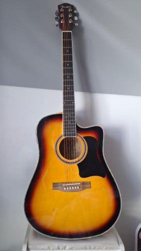 Guitar ហ្គីតា 70$ ដោតបាសបាន