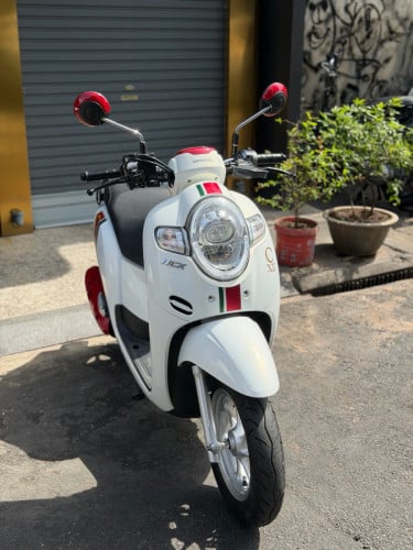 Honda Scoopy-i
