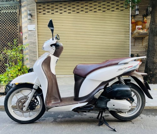 Honda SH (125cc, year2013, 780$) have all documents