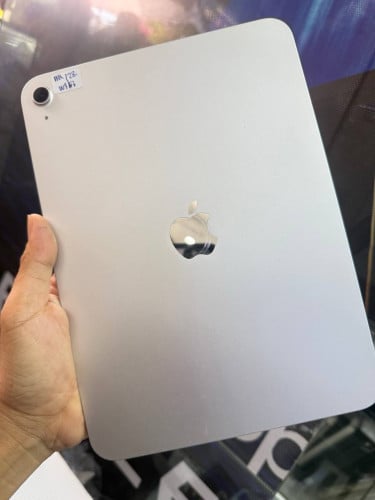 iPad 11th wifi 128G 99% silver 299$