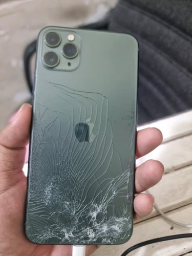 iphone 11 pro maបែកអេក្រង់បែកខ្នងក្រោយជាប់អាយខ្លោច