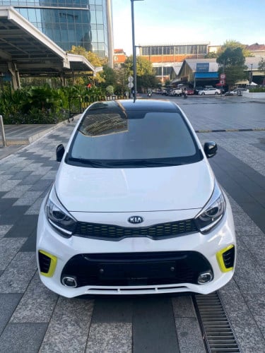 Kia morning ឆ្នាំ2017 full option GT line