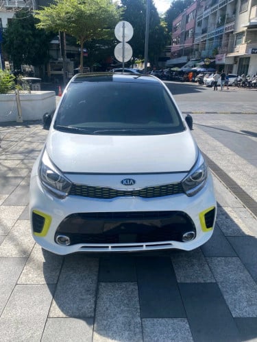 Kia morning ឆ្នាំ2017 full option GT line ម៉ាស៊ីនធំ cti tubo