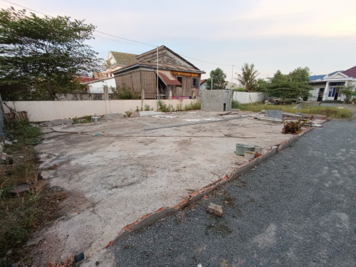 Land for rent (10x30m)