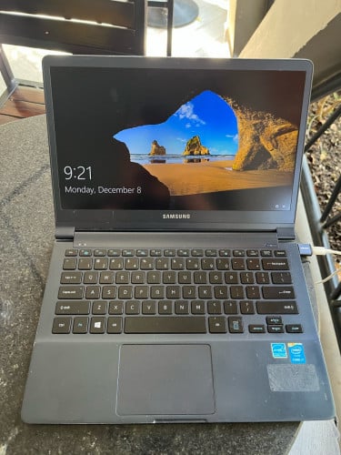 Laptop Samsung core i7 4th ram 8g ssd 256g slim