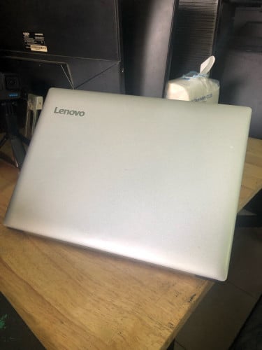 Lenovo Core i5-8 Ram12/512GB