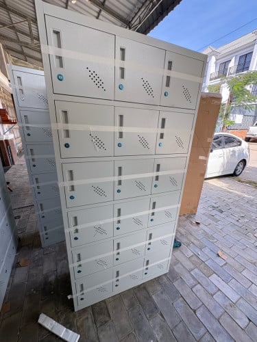 Locker 18doors