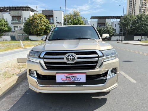TOYOTA Land Cruiser V8 VIP ម៉ាស៊ូត ,Year:2009 up 2020 ម្ចាស់ដើម