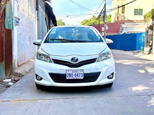 Toyota Vitz 2011 ឡានស្អាត ថ្មី