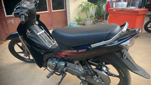 ម៉ូតូនៅសាណុំសុីន ដីក្រៅ