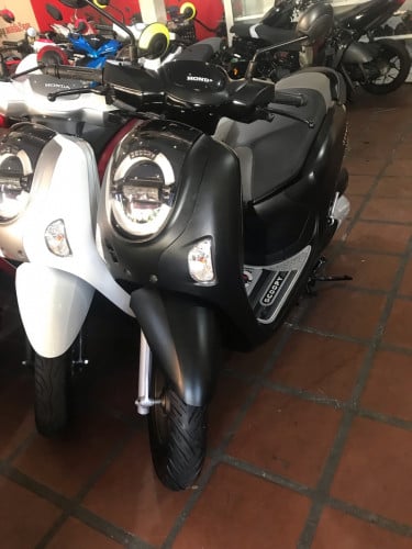 ម៉ូតូលក់