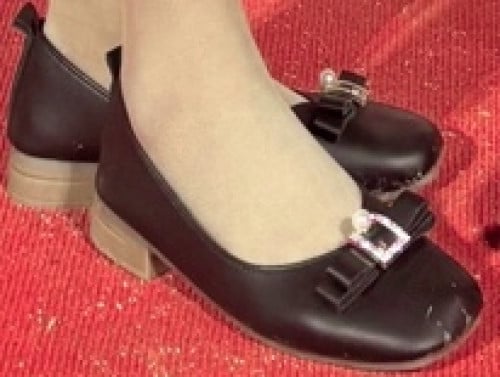 ស្បែកជើង1គូតា7$ ទេបងៗចរចា សំខាន់មានប្រអប់ទៀតបងៗ សាច់ទន់ស្រួលពាក់ណាស់