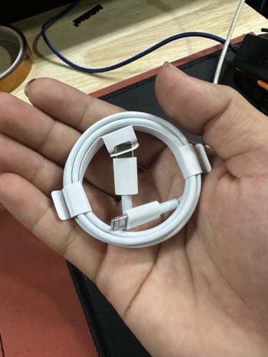 ខ្សែសាក 25w សាកចាប់បានចាប់ពីរ iPhone 14 promax ចុះ