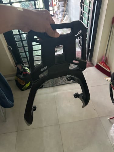 កាងក្រោយADV