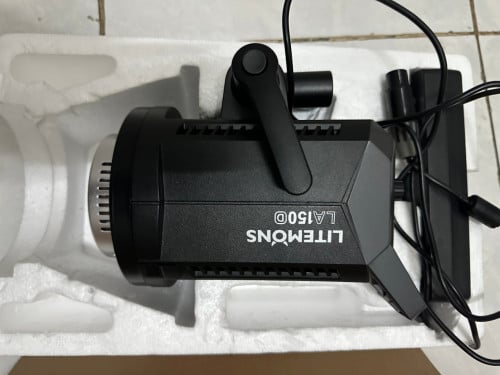 ភ្លើងlitemons150W មានមួយset Free ជើង, soft box តម្លៃ 170$