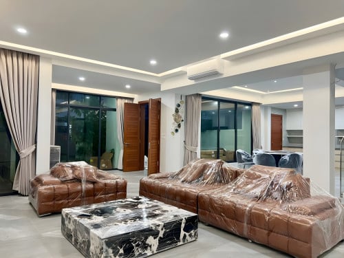 𝐅𝐨𝐫 𝐑𝐞𝐧𝐭: Modern Villa- 6 Bedroom, Near Aeon 3- 60m Road