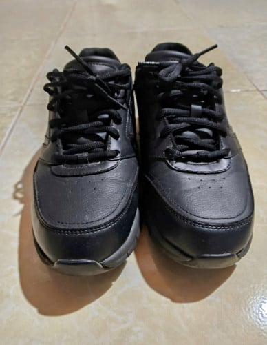 លក់ស្បែកជើង Original Sketchers ស្បែកសុទ្ធ មួយទឹក លេខ40 នៅថ្មី 99%