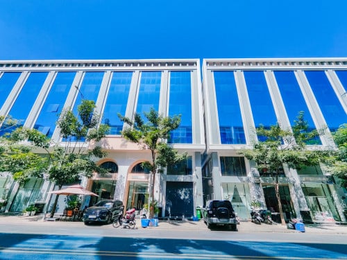 🏡ផ្ទះអាជីវកម្ម (សល់ដីចំហៀង )សម្រាប់ជួល !